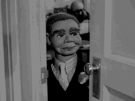 ventrilaquist_dummy_closethedoor.gif